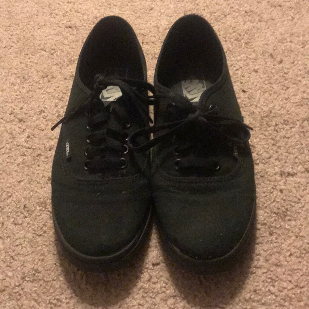 Black lo pro authentic vans w 8.5 / m 7.